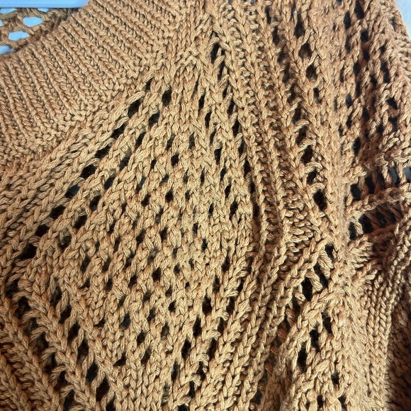 Old Navy Women's Tan Knit Sweater - Picture 4 of 5